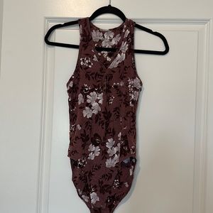American Eagle. Small Floral Bodysuit
